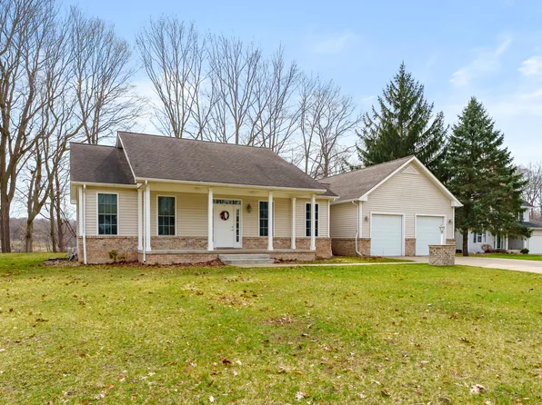 3220 Fairhaven Dr, Allegan, MI 49010