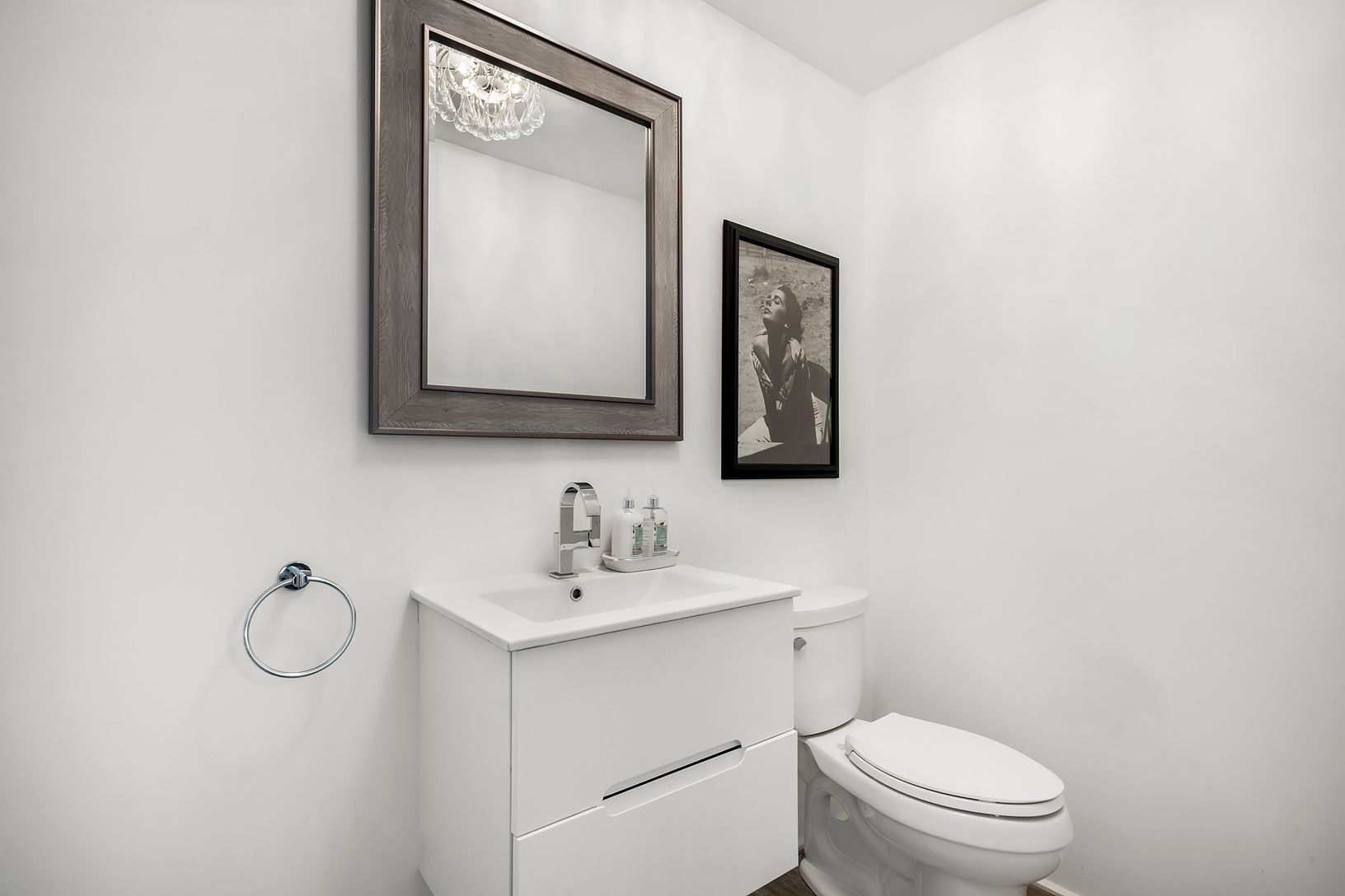  Powder room