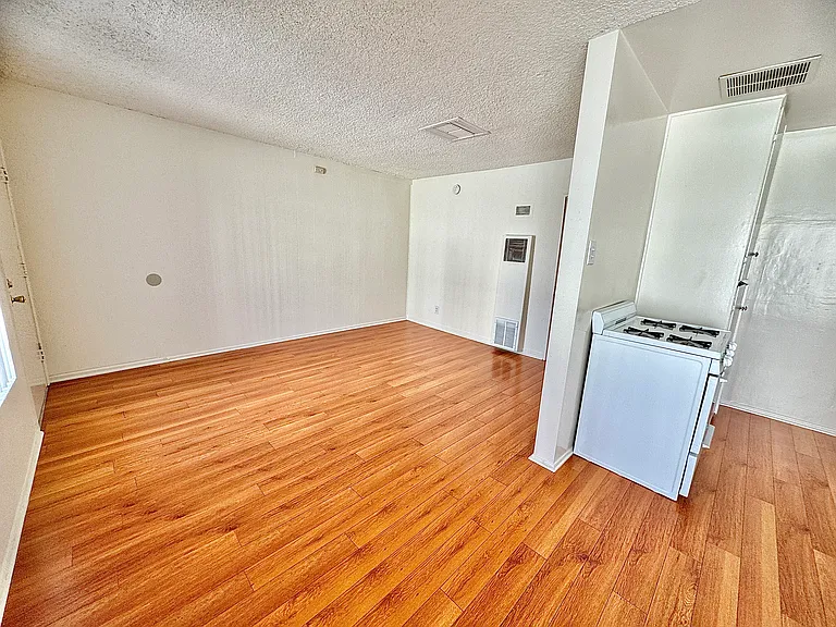 13014 Sherman Way — Photo 22