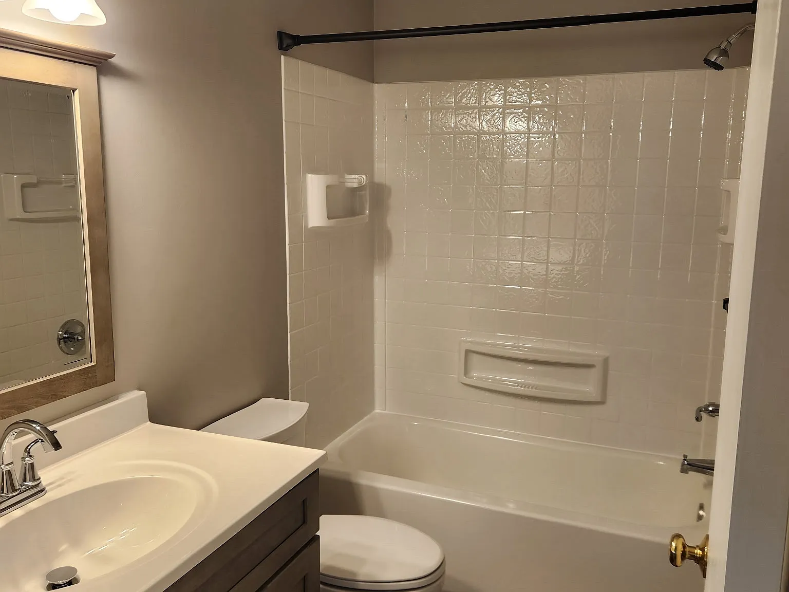 2 bed, 860 sqft, $1,325 — Photo 2