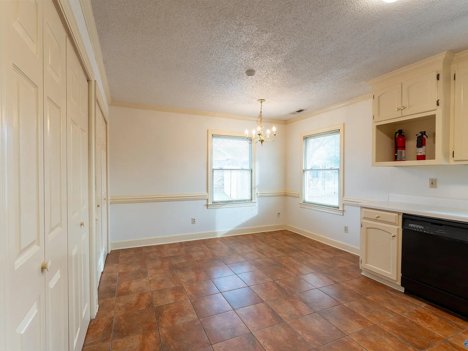 3 bed, 2.0 bath, 1520 sqft, $1,700 — Photo 4