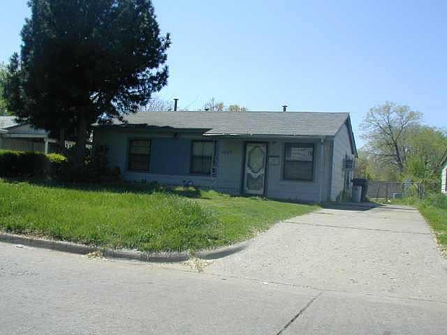 1st image of 1129 Standish Ave