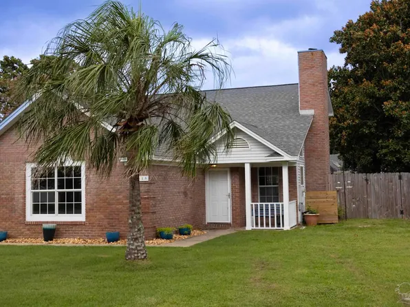 1515 Mariners Cir, Gulf Breeze, FL 32563