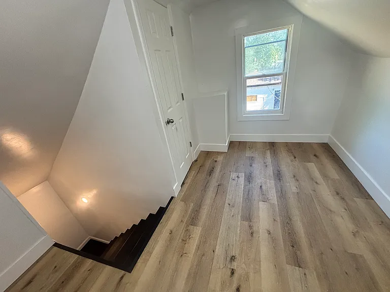 1319 Cody St — Photo 13