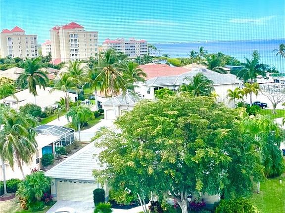 Home For Sale In WATER S EDGE AT PEPPERTREE POINTE