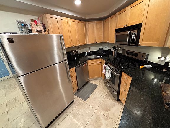5th image of 1216 N Lasalle St #G