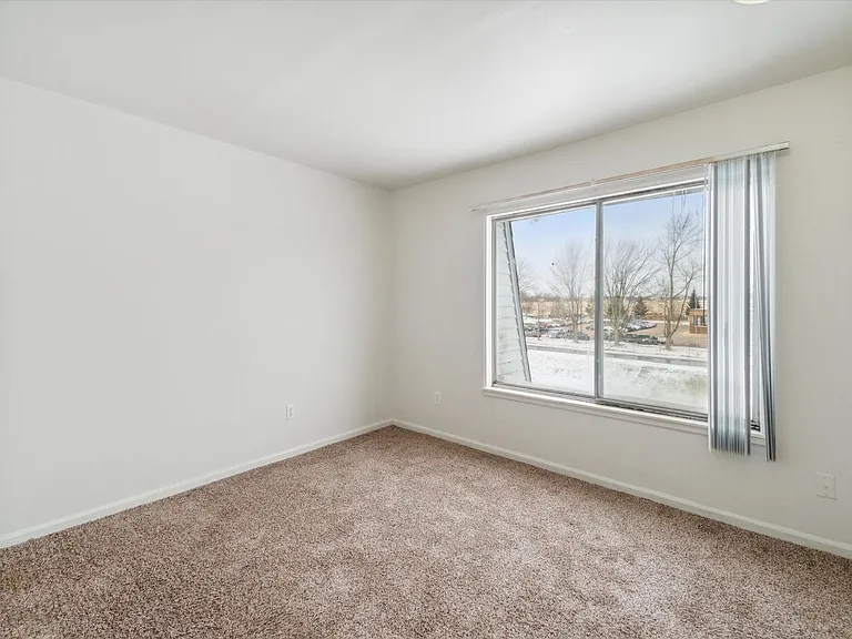 Country Club Park Apartments (320 S. Drake LLC) — Photo 33