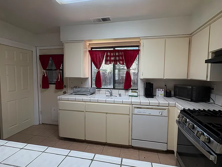 3696 W Fedora Ave — Photo 10