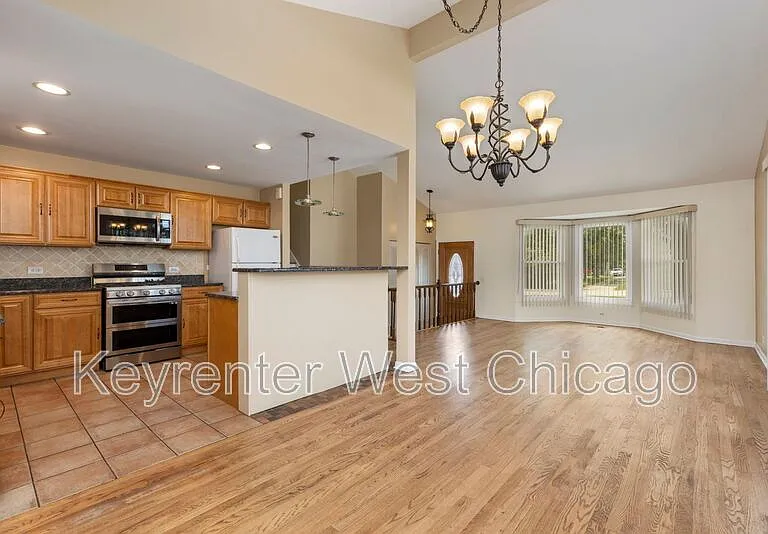 1003 S Finley Rd — Photo 6