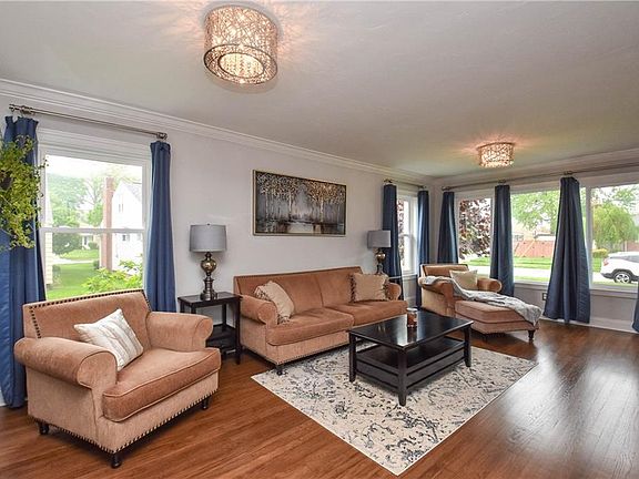 4th image of 20280 Glendale Dr