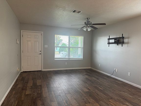 3rd image of 12455 Hammill Path Dr