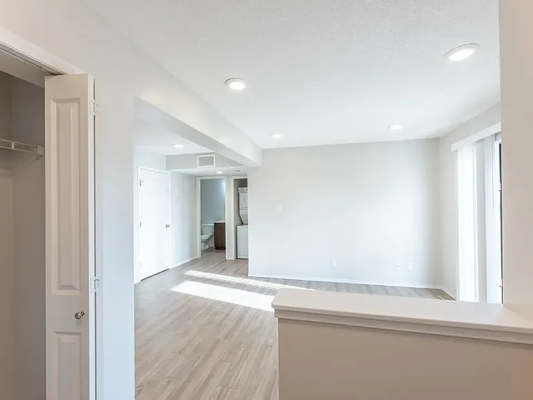 7 Bayside Pl #103 — Photo 2