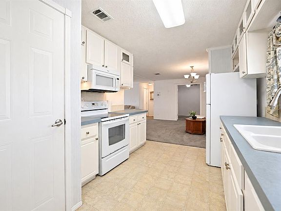 3rd image of 29206 CRAWFORD AVENUE
