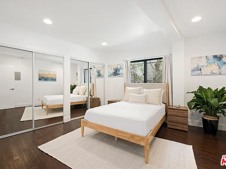 8755 N Shoreham Dr #101 — Photo 3