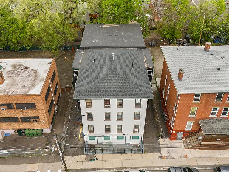 26-28 Lawrence St #26-5 — Photo 24
