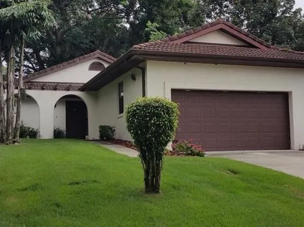 6 Forest Ln, Eustis, FL 32726