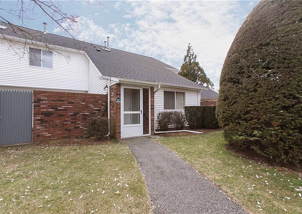 1st image of 913 Stratford Ln #339