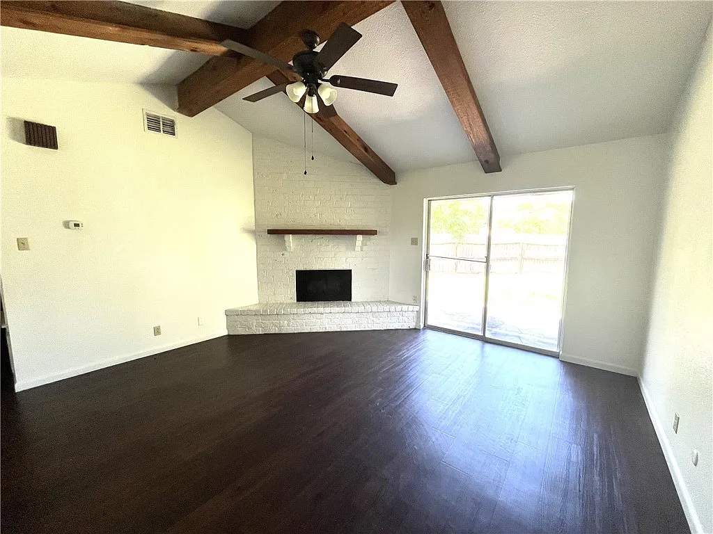 3 bed, 2.0 bath, 1183 sqft, $1,550 — Photo 3