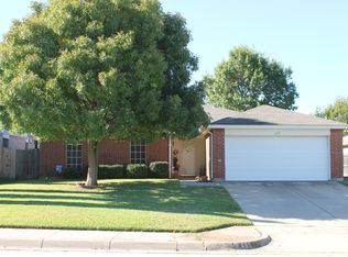 605 Ridgehill Dr, Burleson, TX 76028