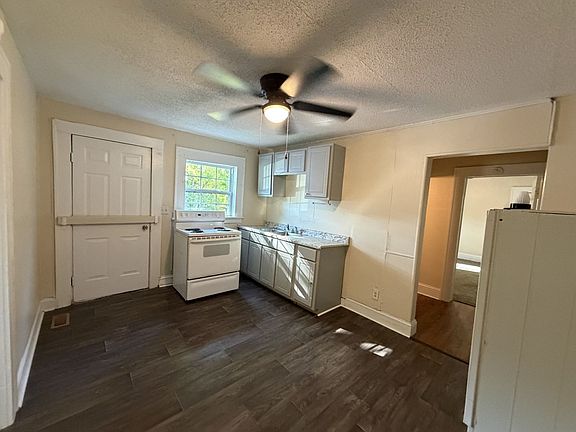3rd image of 413 Midway St
