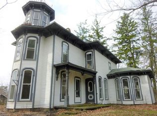 3 W Summit St, Chagrin Falls, OH 44022