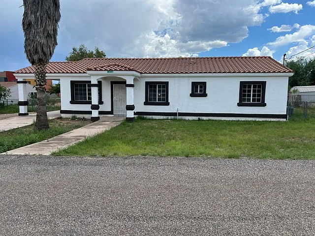 1247 Paseo Chubasco