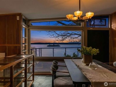 2557 Perkins Lane W, Seattle, WA, 98199