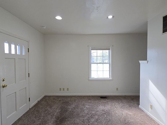 3rd image of 1216 S Boeke Rd