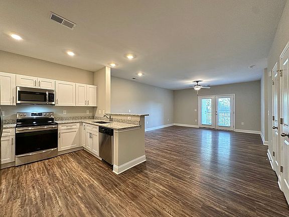 5th image of 1020 Williamson Ave #105