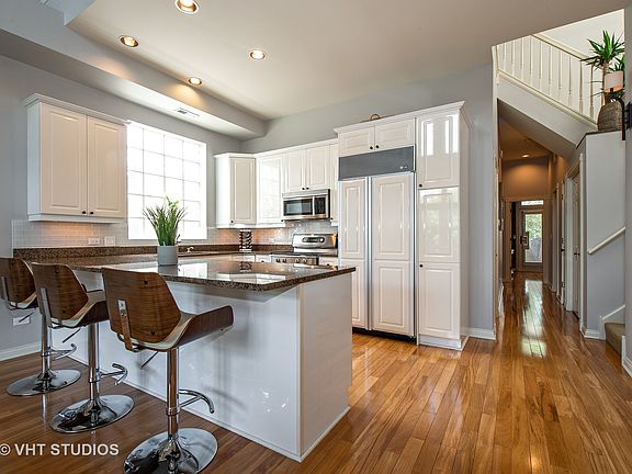 5th image of 849 W Wrightwood Ave APT 3E
