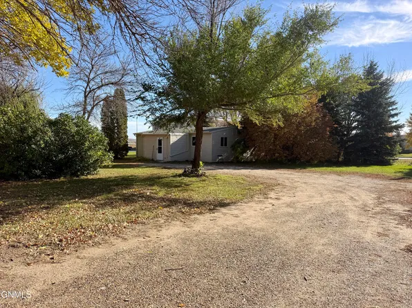 1425 46th St W, Williston, ND 58801