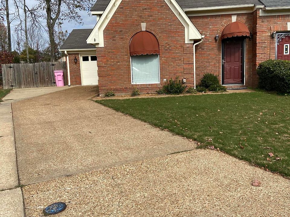 1st image of 380 Garden Walk N