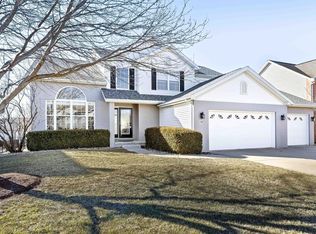 33 Conway Cir, Bloomington, IL
