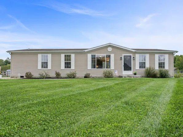 4207 E Fork Hills Dr, Batavia, OH 45103