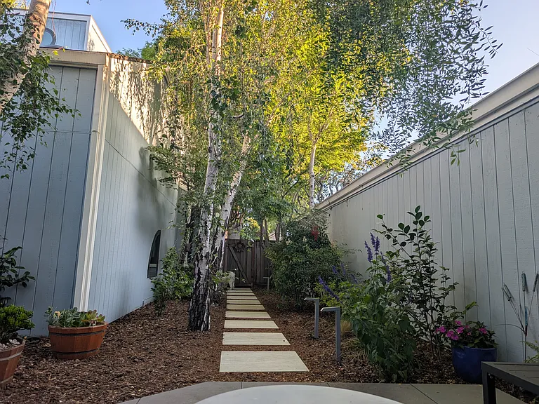 221 N Rengstorff Ave #1 — Photo 32