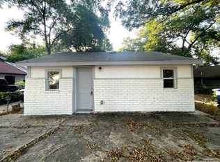 224 S San Manuel St, San Antonio, TX 78237