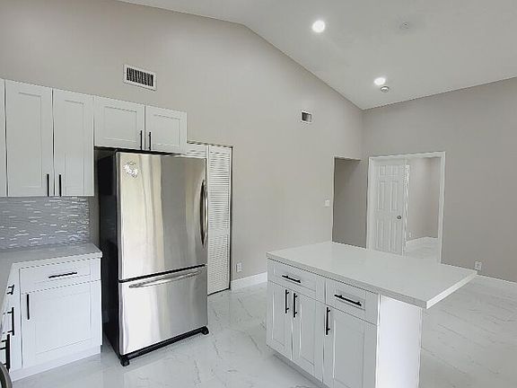 3rd image of 4365 Willow Brook Circle #28b