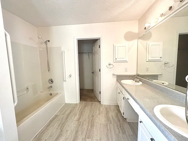 6879 Cedar Ridge Cir — Photo 16
