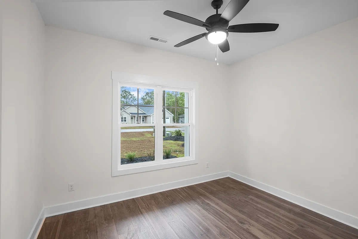 Building Photo - 813 Bluebird Dr