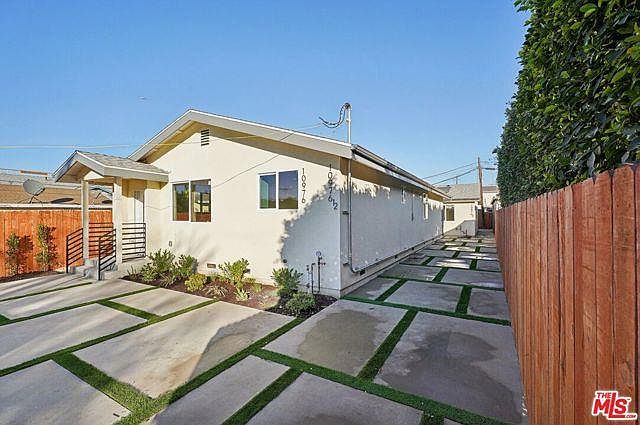 Driveway View with front unit