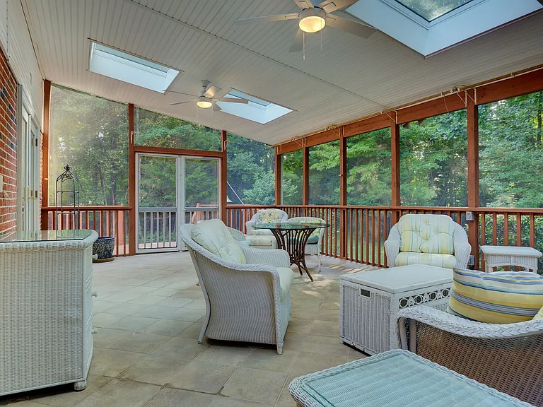 114 Richards Rd — Photo 41