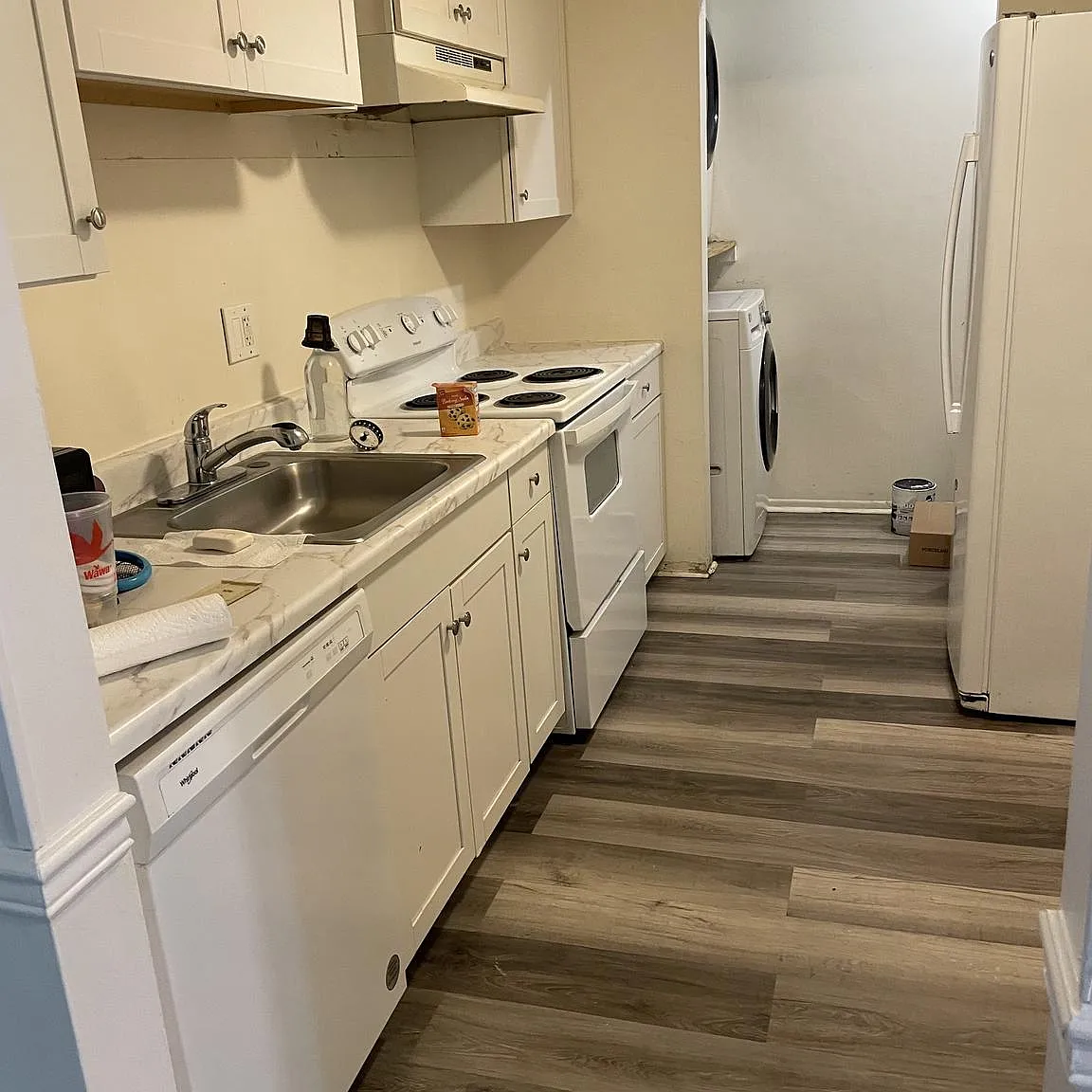 2 bed, 1.0 bath, 992 sqft, $1,900 — Photo 2