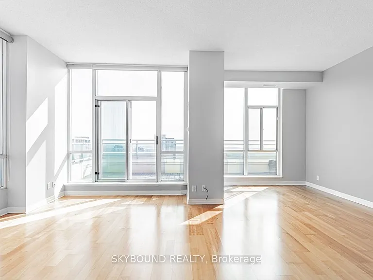 220 Burnhamthorpe Rd W #3202 — Photo 14