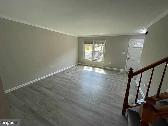 2nd image of 104 Twin Brook Ln