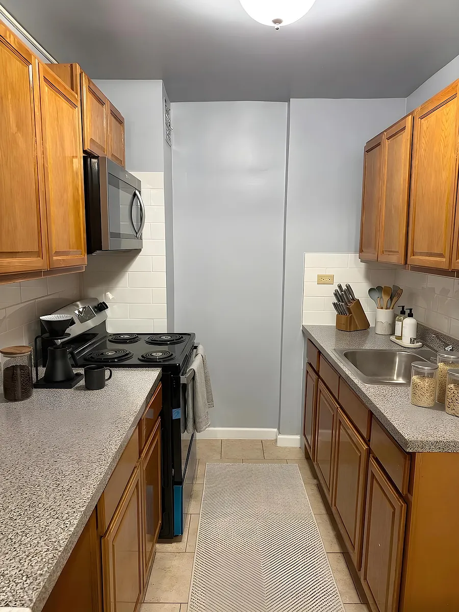 Building Photo - 94-25 57th Ave #224