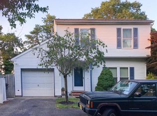 82 Silver Bay Rd, Toms River, NJ 08753