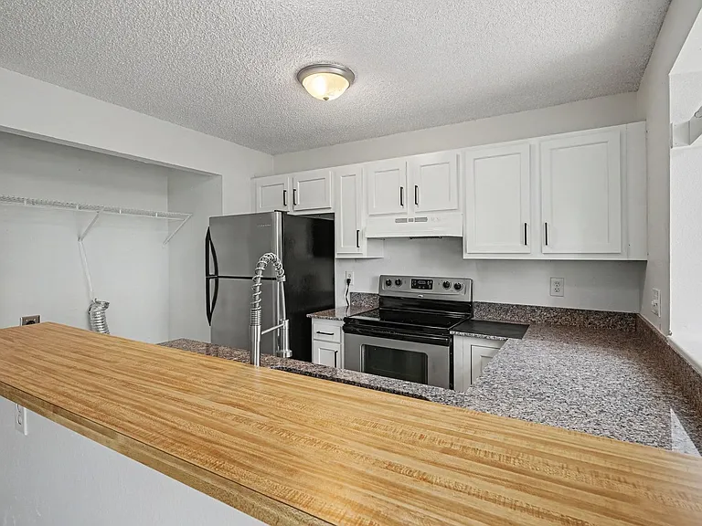 17385 E Rice Cir #D — Photo 8