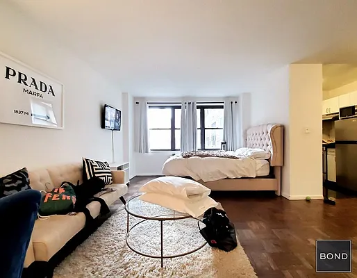 Rented by Bond New York | media 1