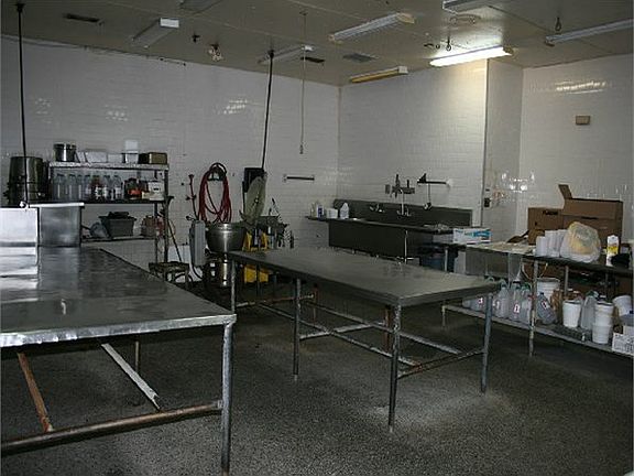 3rd image of 202 West Blvd
