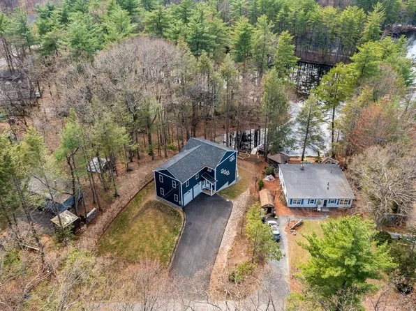 141 Hemlock Dr, Lunenburg, MA 01462